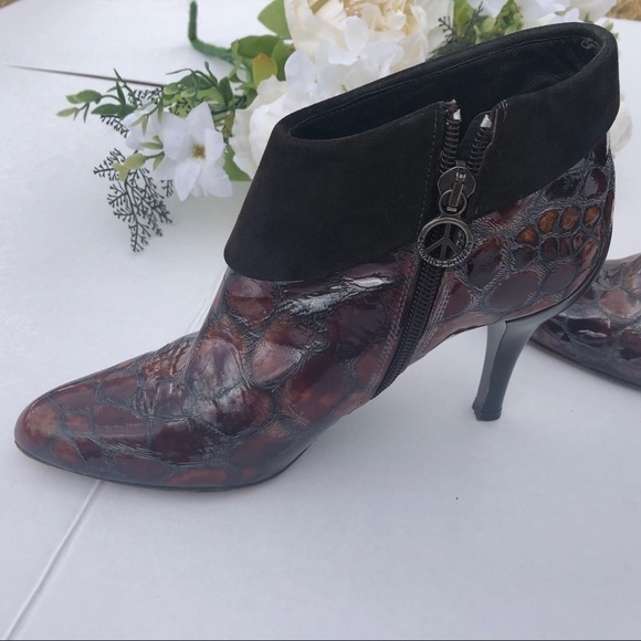 Donald J. Pliner Patent Leather Booties  size 6 - Picture 3 of 14